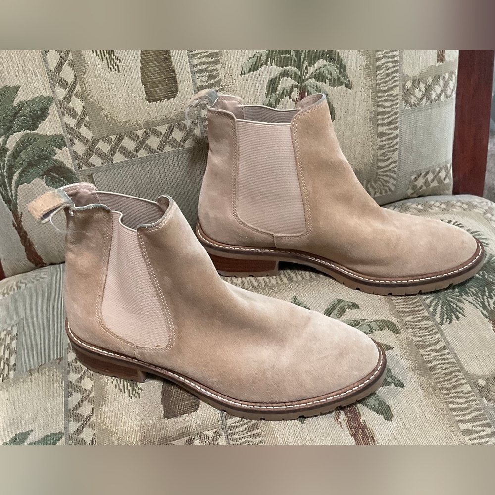 Steve Madden Tan Suede Ankle Boots